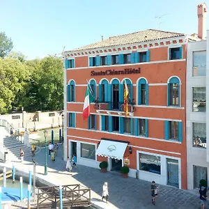 https://santa-chiara-residenza-parisi.hotelinveneto.com